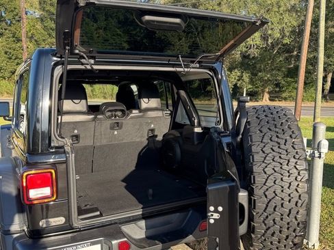 Used 2022 Jeep Wrangler Unlimited Rubicon image 6