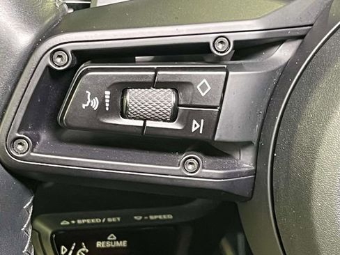 Used 2021 Porsche 911 Carrera 4 image 39