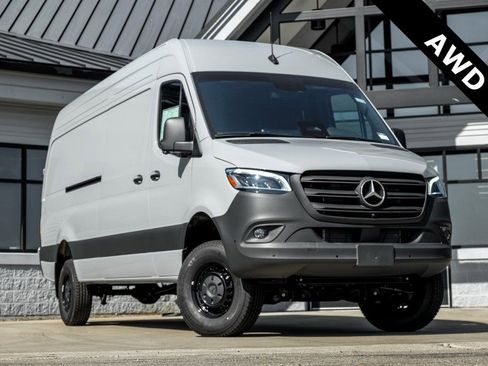 Used 2025 Mercedes-Benz Sprinter 2500 image 1