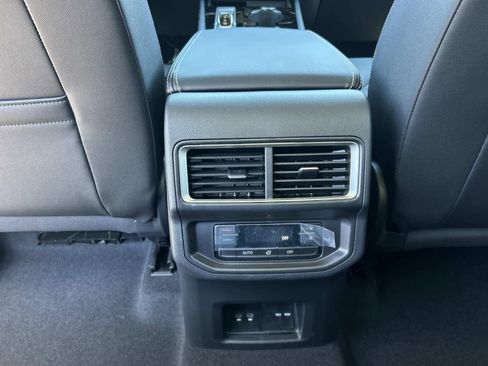 New 2026 Volkswagen Atlas SE FWD image 16