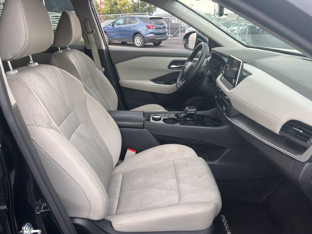 Used 2025 Nissan Rogue SV AWD/4WD image 33