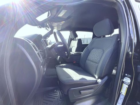 Used 2025 RAM 1500 Big Horn AWD/4WD image 10