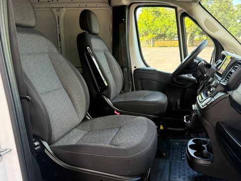 Used 2023 RAM ProMaster 2500 w/ Driver Convenience Group FWD image 15