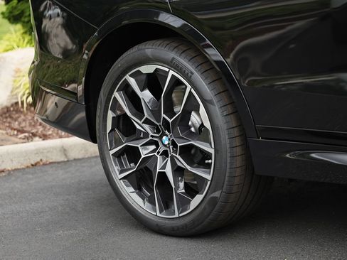 New 2027 BMW X7 xDrive40i w/ M Sport Package AWD/4WD image 5