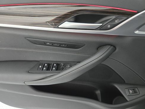 Used 2023 BMW 530i w/ Convenience Package image 22