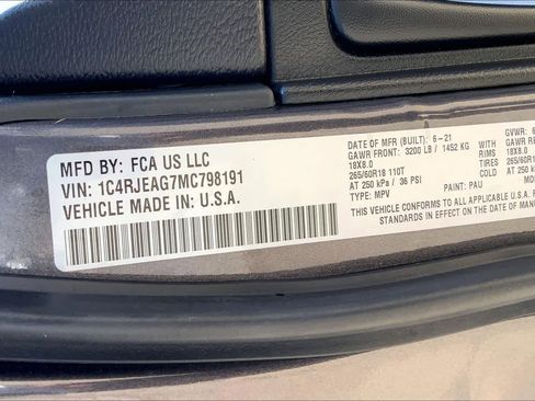 Used 2021 Jeep Grand Cherokee Laredo RWD image 33