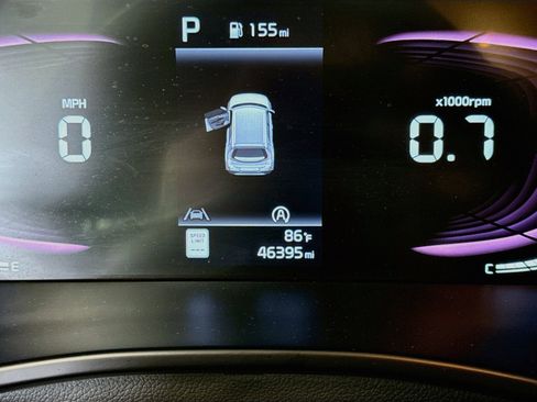 Used 2025 Kia Soul LX w/ LX Technology Package FWD image 19