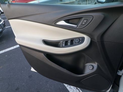 Used 2022 Buick Encore GX Select image 13