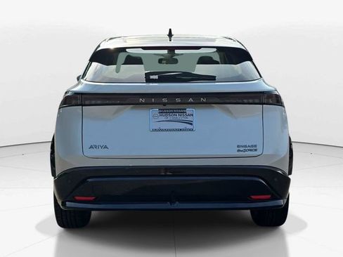 Used 2023 Nissan Ariya AWD image 7