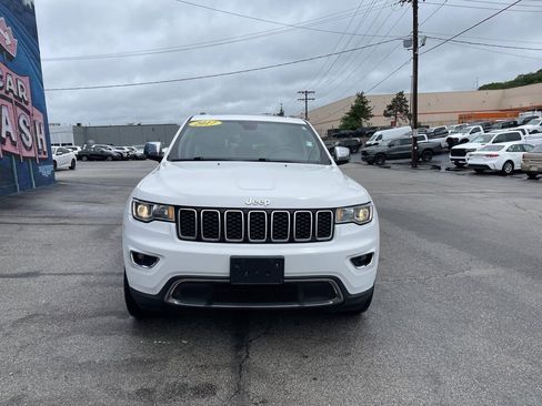 Used 2017 Jeep Grand Cherokee Limited AWD/4WD image 5