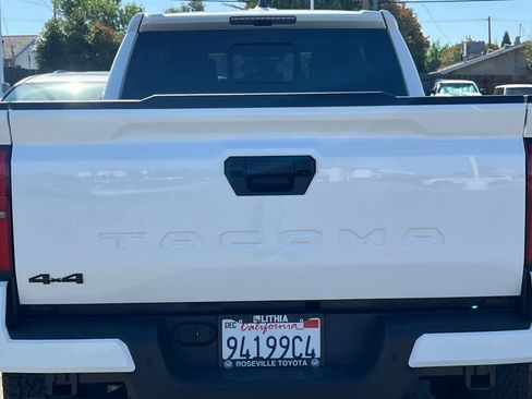 Certified 2024 Toyota Tacoma TRD Off-Road AWD/4WD image 19