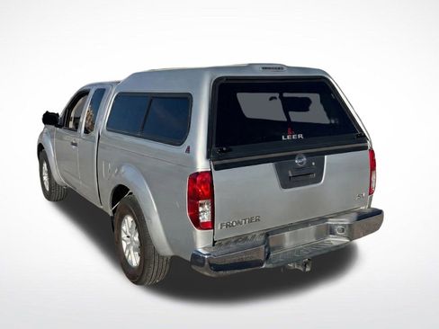 Used 2017 Nissan Frontier SV image 11