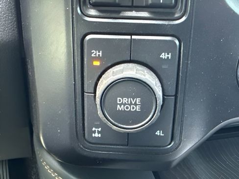 Used 2024 Ford F350 Platinum w/ FX4 Off-Road Package AWD/4WD image 26