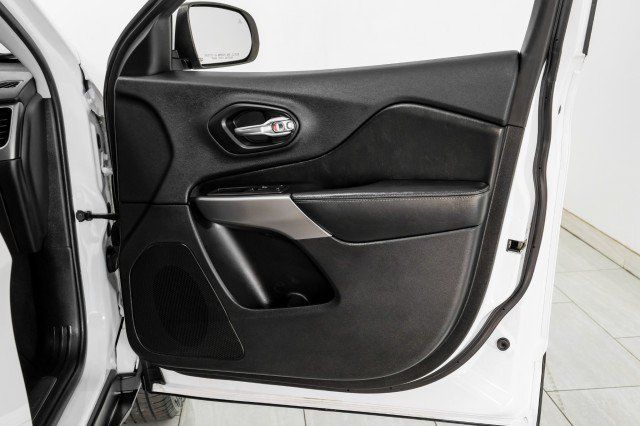 Used 2019 Jeep Cherokee Limited AWD/4WD image 43