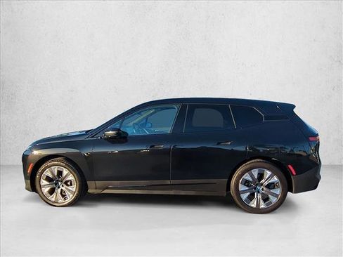 Used 2024 BMW iX xDrive50 w/ Premium Package AWD/4WD image 9