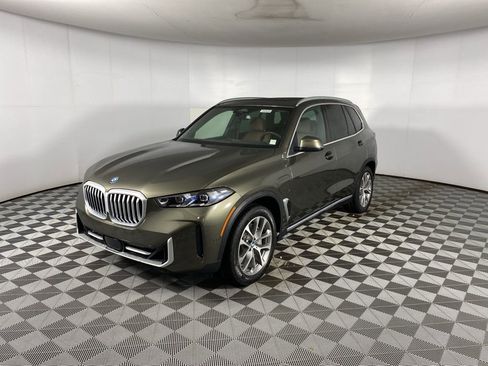 New 2026 BMW X5 xDrive50e w/ Climate Comfort Package AWD/4WD image 3