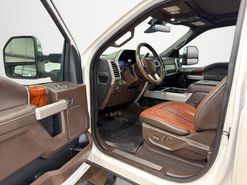 Used 2019 Ford F250 King Ranch w/ King Ranch Ultimate Package AWD/4WD image 11
