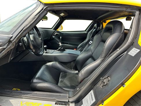 Used 2002 Dodge Viper RT/10 RWD image 9