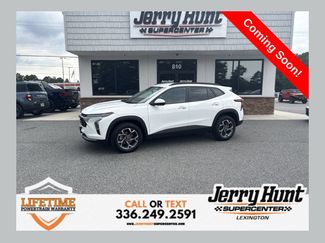 Used 2025 Chevrolet Trax LT w/ LT Convenience Package FWD video 1