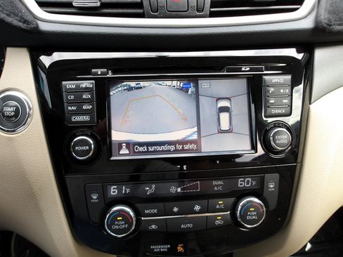 Used 2016 Nissan Rogue SV w/ SV Premium Package image 19