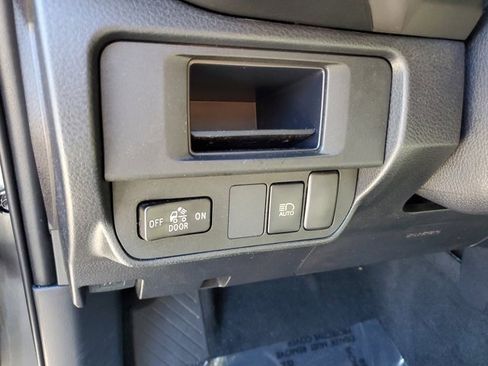 Used 2018 Toyota Tacoma SR5 image 16