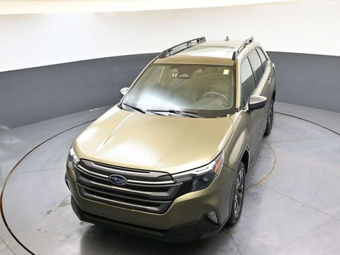 Used 2025 Subaru Forester Premium AWD/4WD image 46