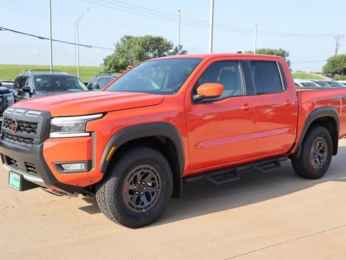 New 2025 Nissan Frontier PRO-4X image 3