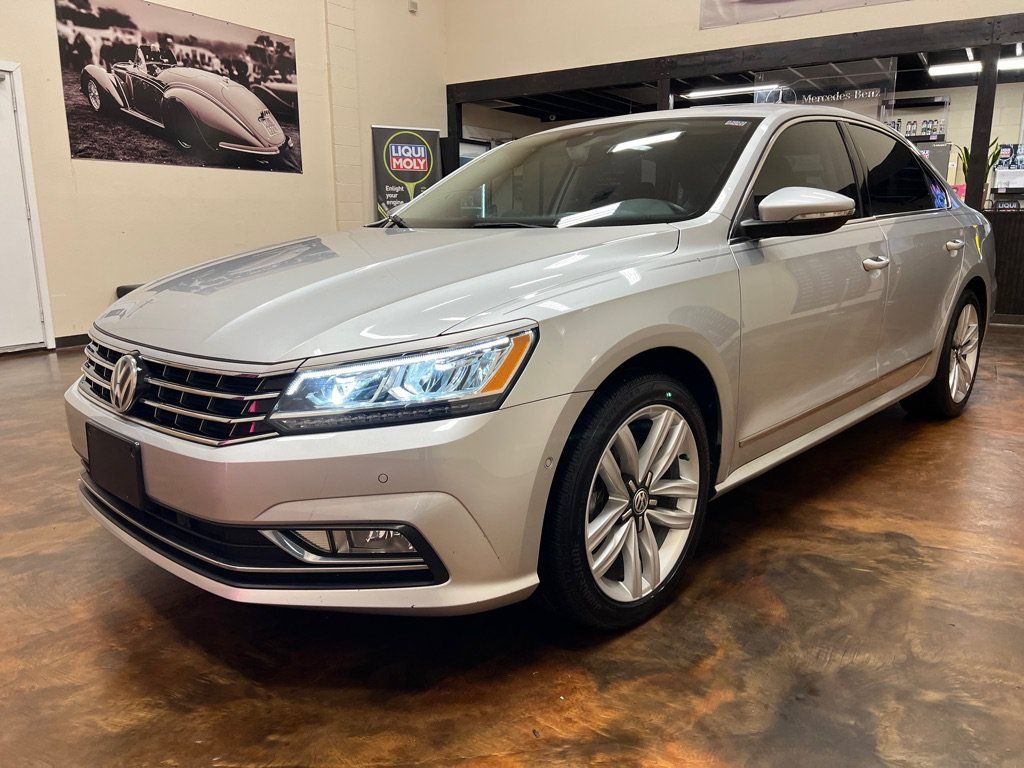 Used 2017 Volkswagen Passat 3.6 SEL Premium FWD image 5