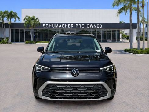 Used 2025 Volkswagen Taos SE w/ Black Wheel Package FWD image 2