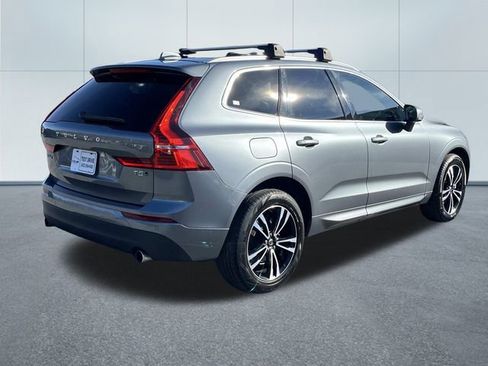 Used 2020 Volvo XC60 T5 Momentum image 3