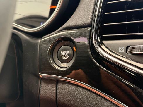 Used 2019 Jeep Grand Cherokee Trailhawk w/ Trailhawk Luxury Group AWD/4WD image 38