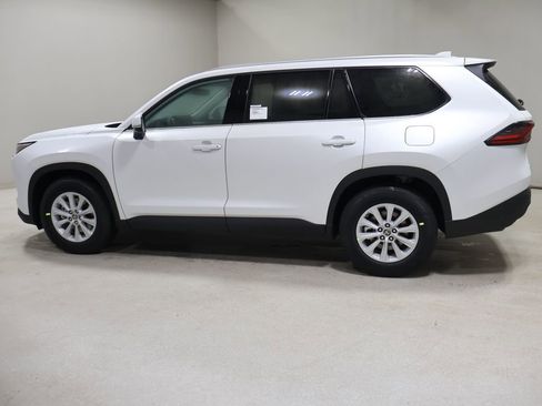 New 2026 Toyota Grand Highlander AWD image 4