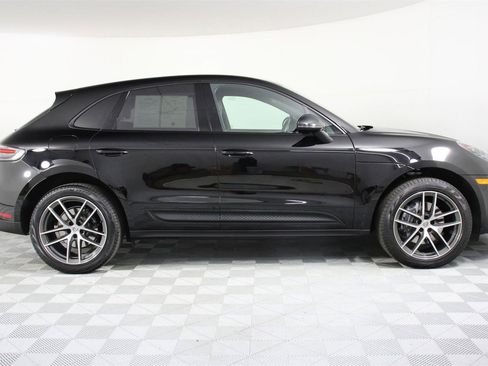Used 2025 Porsche Macan image 8