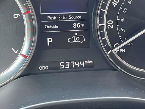 Used 2021 Lexus LX 570 4WD w/ Luxury Package image 44
