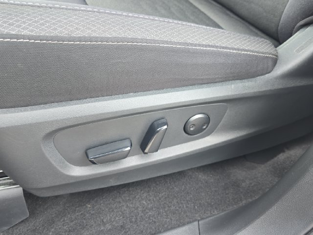 Certified 2025 Nissan Pathfinder SV FWD image 22