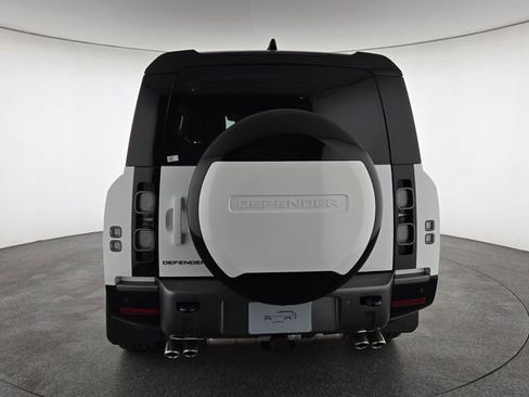 New 2025 Land Rover Defender 130 V8 AWD/4WD image 7