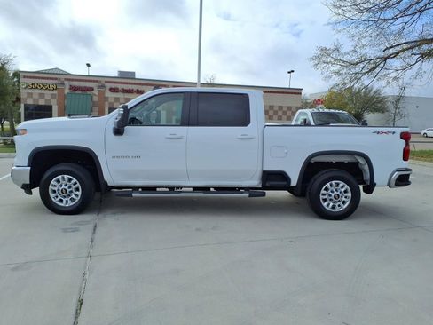 Used 2025 Chevrolet Silverado 2500 LT w/ Convenience Package image 8