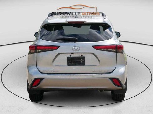 Used 2020 Toyota Highlander Platinum image 6
