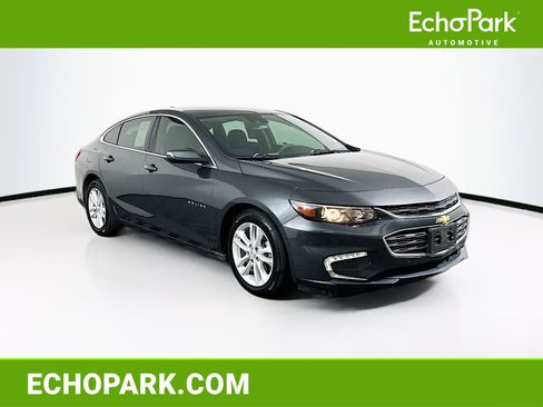 Used 2017 Chevrolet Malibu LT w/ Driver Confidence Package image 1