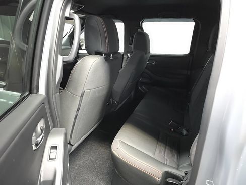Used 2025 Nissan Frontier PRO-4X AWD/4WD image 31