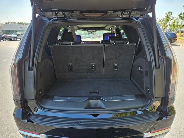 Certified 2026 Cadillac Escalade Luxury AWD/4WD image 18