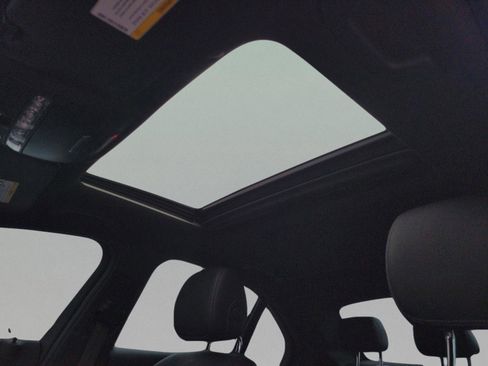 Used 2021 Mercedes-Benz C 300 Sedan image 23