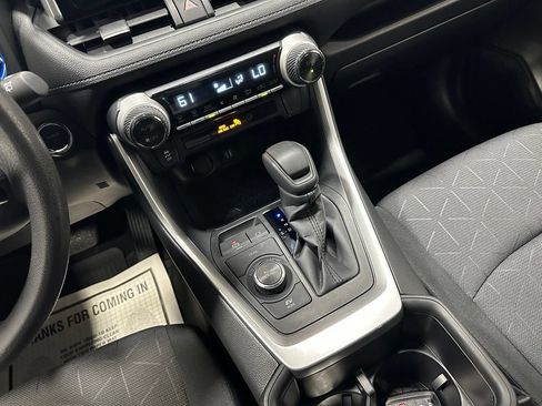 Used 2025 Toyota RAV4 XLE AWD/4WD image 39