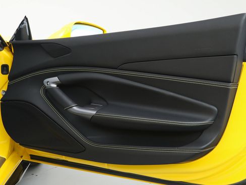 Certified 2022 Ferrari F8 Tributo RWD image 19