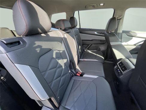 New 2026 Volkswagen Atlas Peak Edition image 21