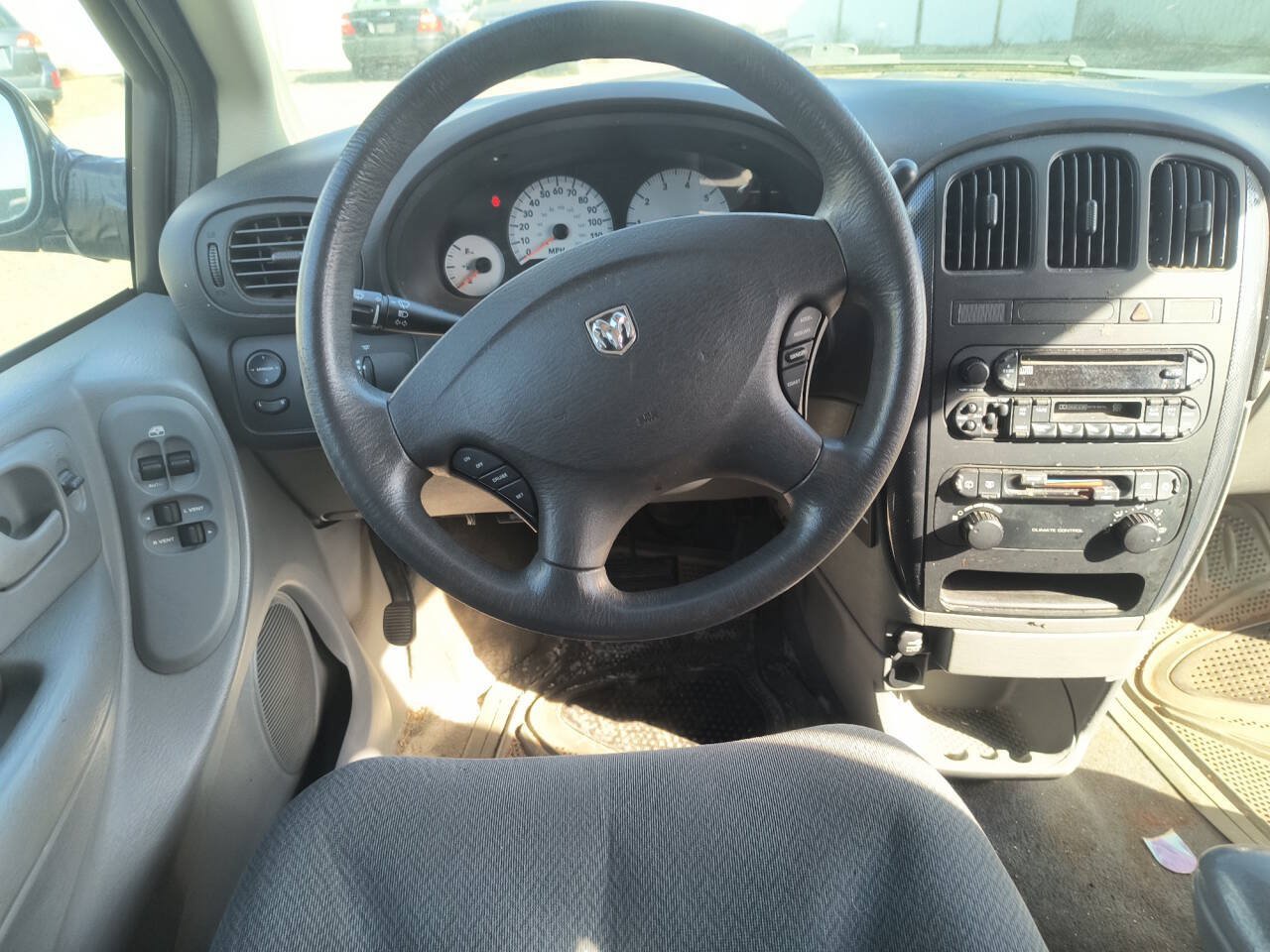 Used 2005 Dodge Caravan SXT FWD image 30