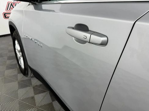 Used 2019 Chevrolet Traverse LT AWD/4WD image 24