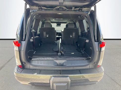 Used 2024 Lexus GX 550 w/ Cold Area Package AWD/4WD image 28