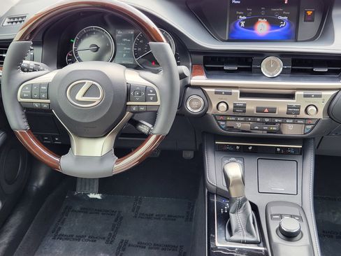 Used 2017 Lexus ES 350 image 34