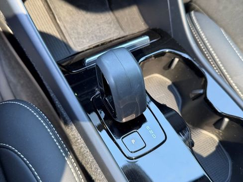 Certified 2023 Volvo C40 P8 Recharge Ultimate w/ Protection Package Premier AWD/4WD image 38